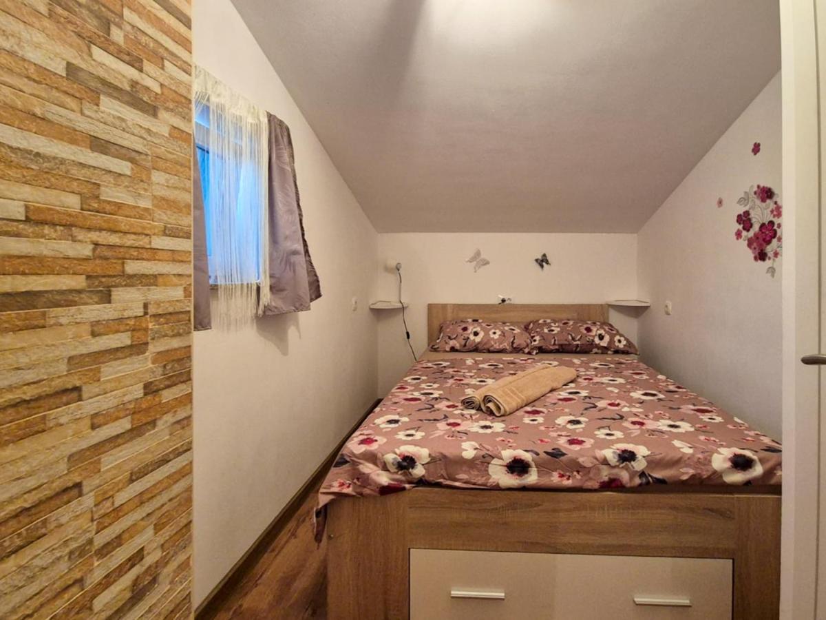 Apartman Meghan Pula Ngoại thất bức ảnh